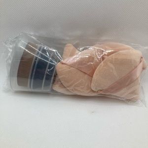 4pc triangle powder puff + Diamond shaped kabuki brush in plastic case